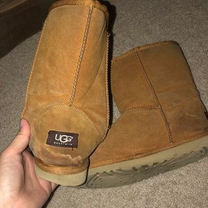 Women’s 9 UGG boots